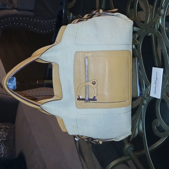 Salvatore Ferragamo Handbags - Salvatore Ferragamo euc authentic shoulder bag